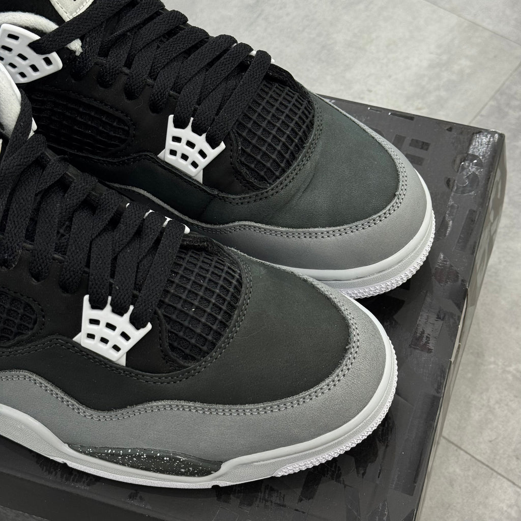 Air Jordan 4 Retro Fear (44.5) - Usado
