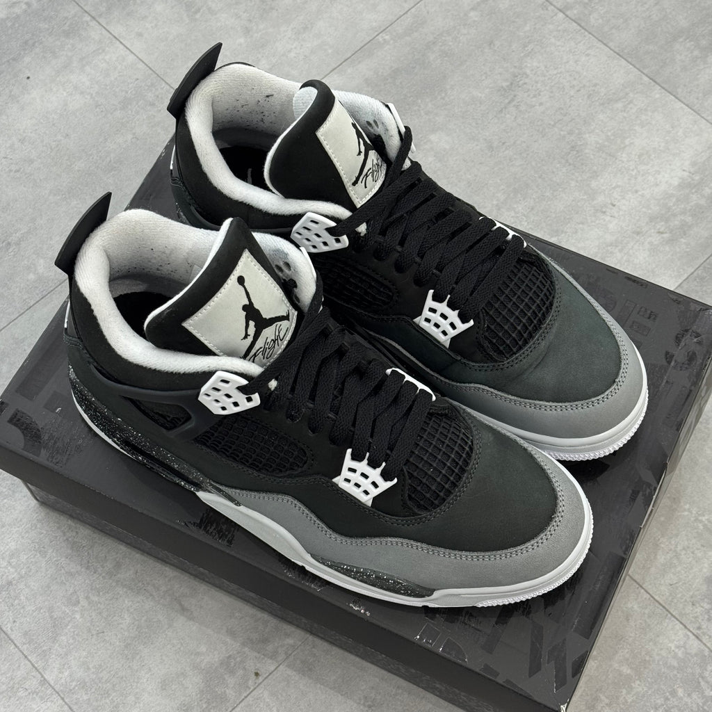 Air Jordan 4 Retro Fear (44.5) - Usado