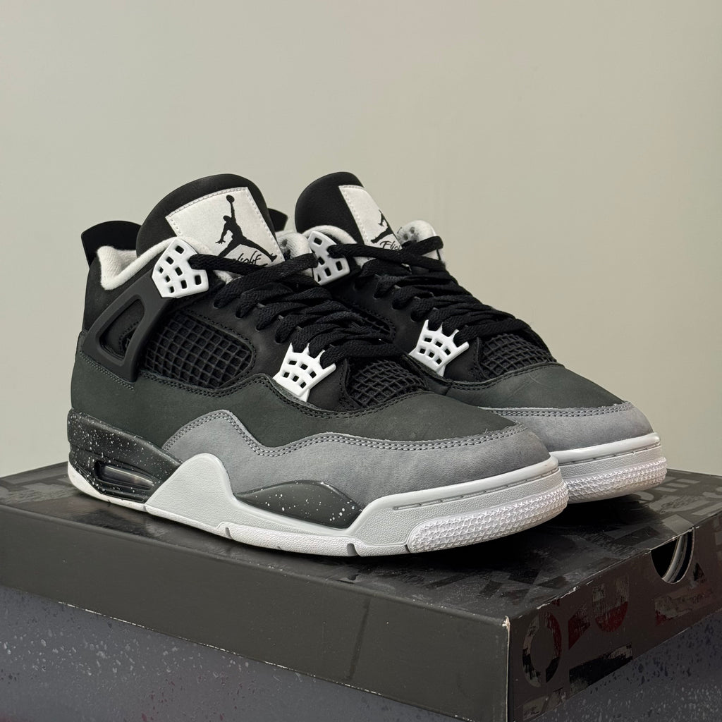 Air Jordan 4 Retro Fear (44) - Usado