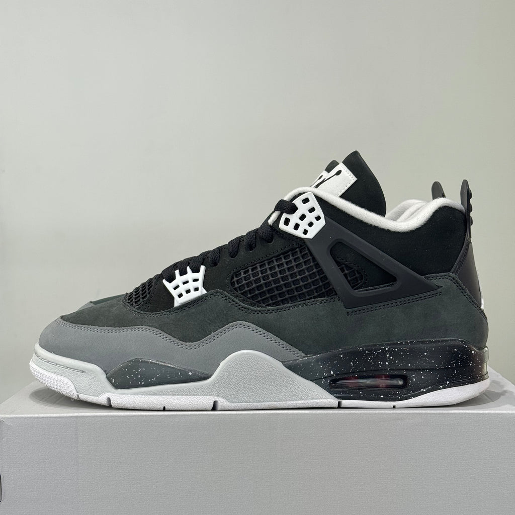 Air Jordan 4 Retro Fear (45.5) - Usado