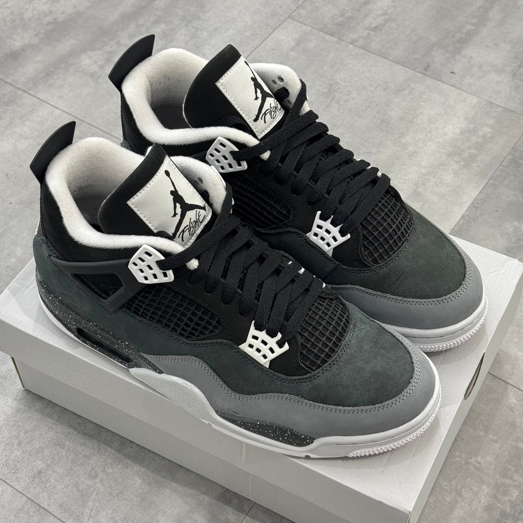 Air Jordan 4 Retro Fear (45.5) - Usado