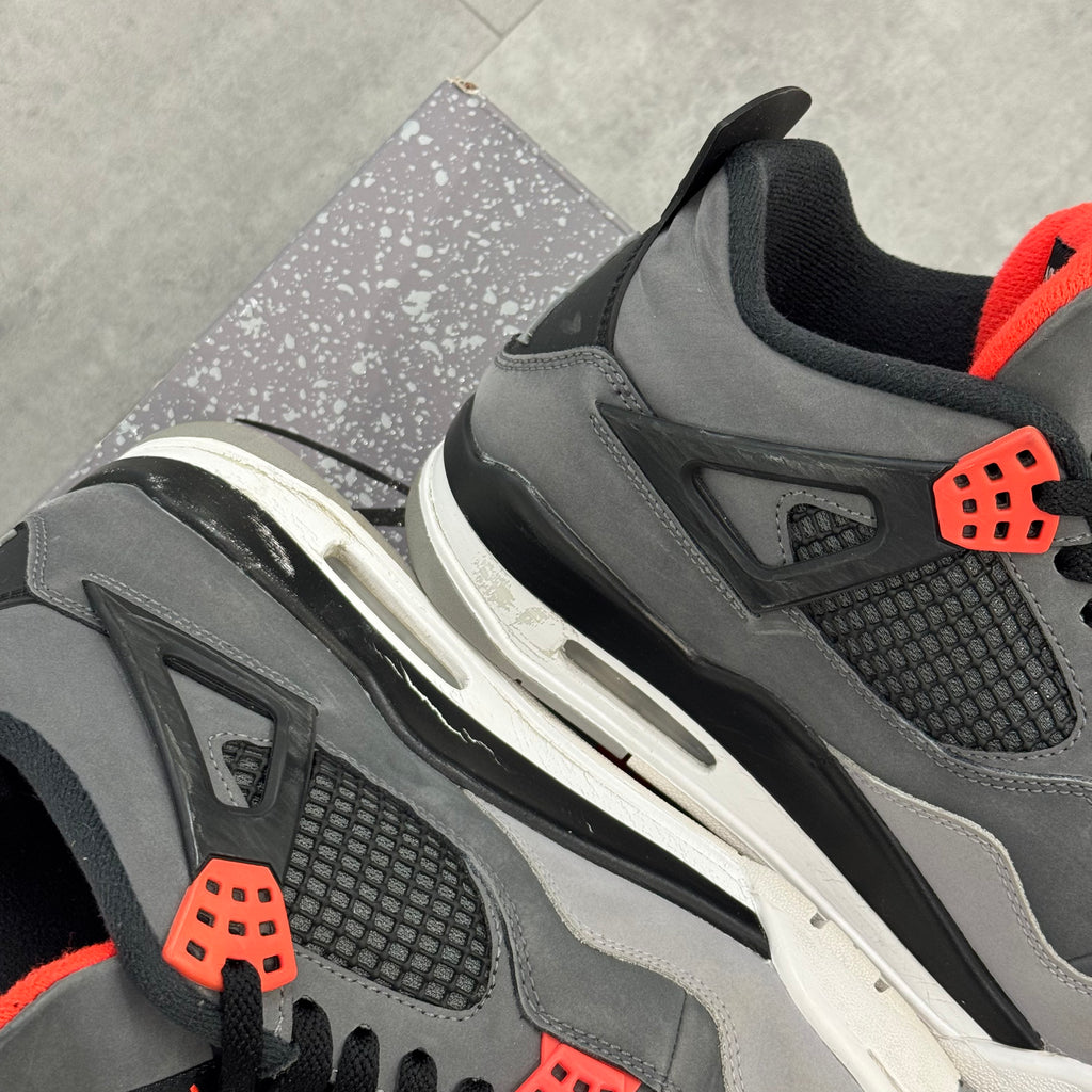 Air Jordan 4 Retro Infrared (43) - Usado