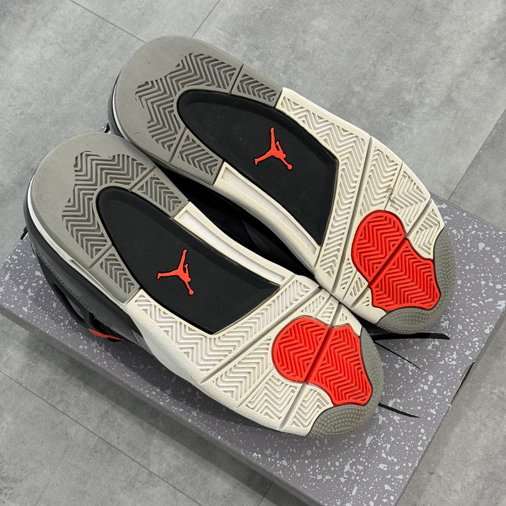 Air Jordan 4 Retro Infrared (43) - Usado