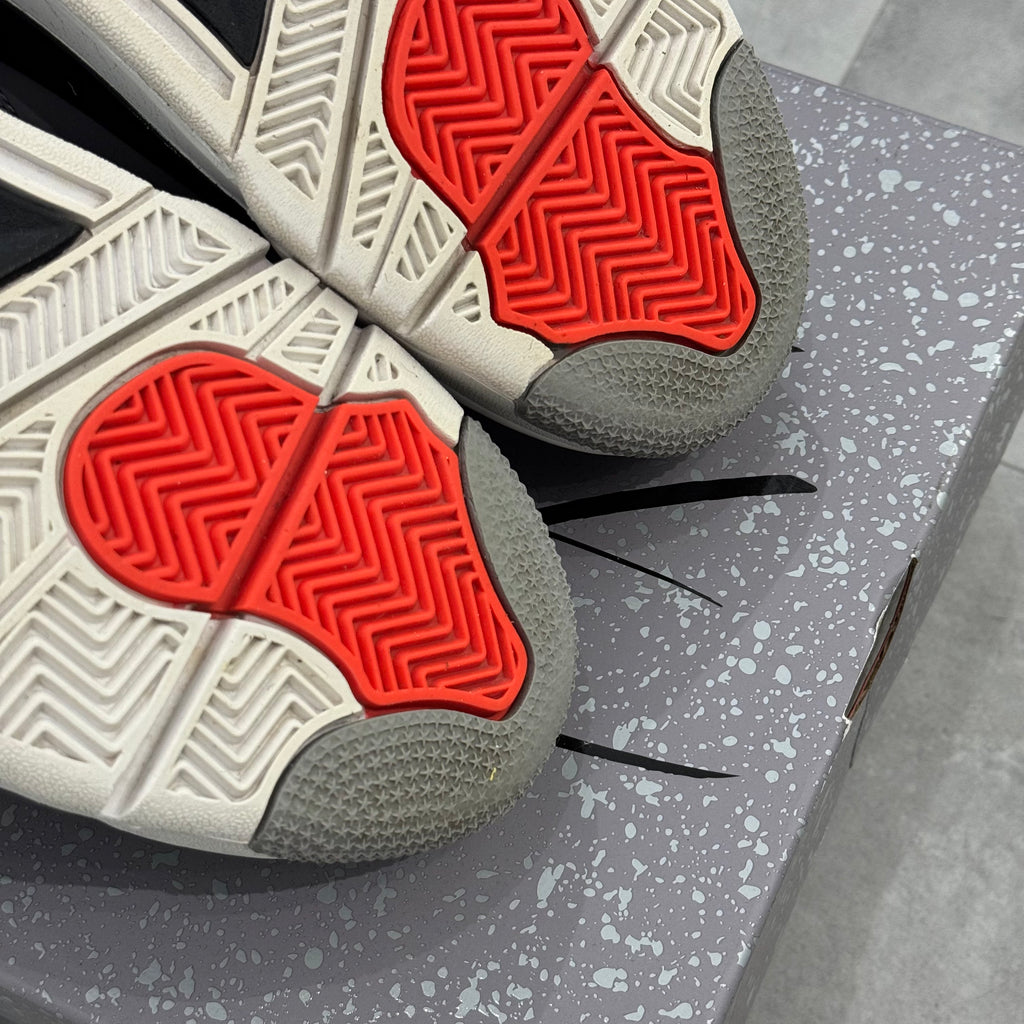 Air Jordan 4 Retro Infrared (43) - Usado