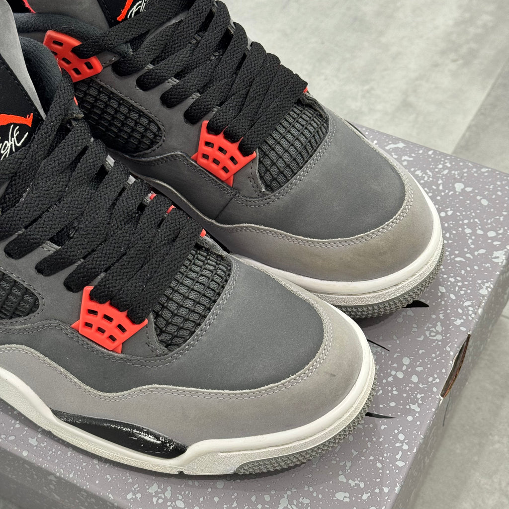 Air Jordan 4 Retro Infrared (43) - Usado