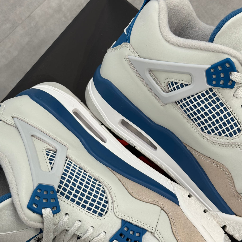 Air Jordan 4 Retro Military Blue (42.5) - Usado