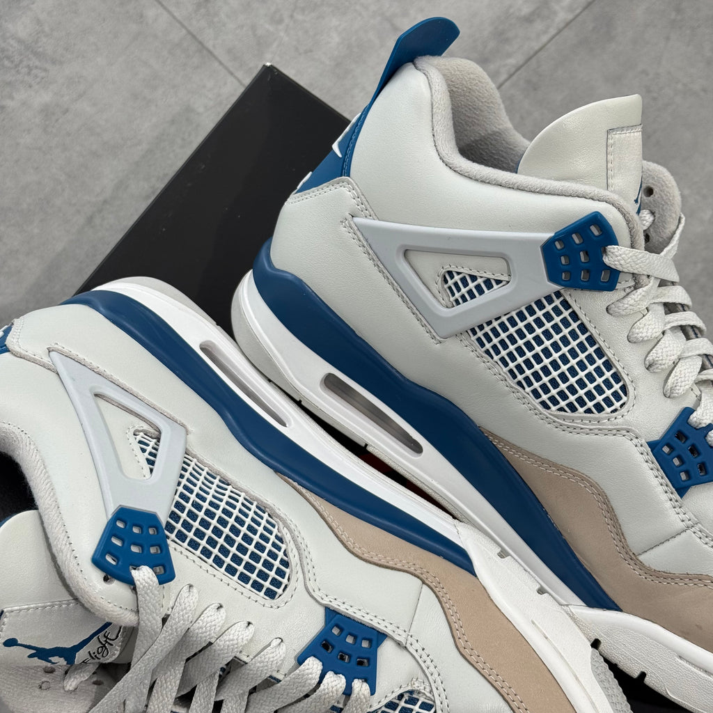 Air Jordan 4 Retro Military Blue (44.5) - Usado