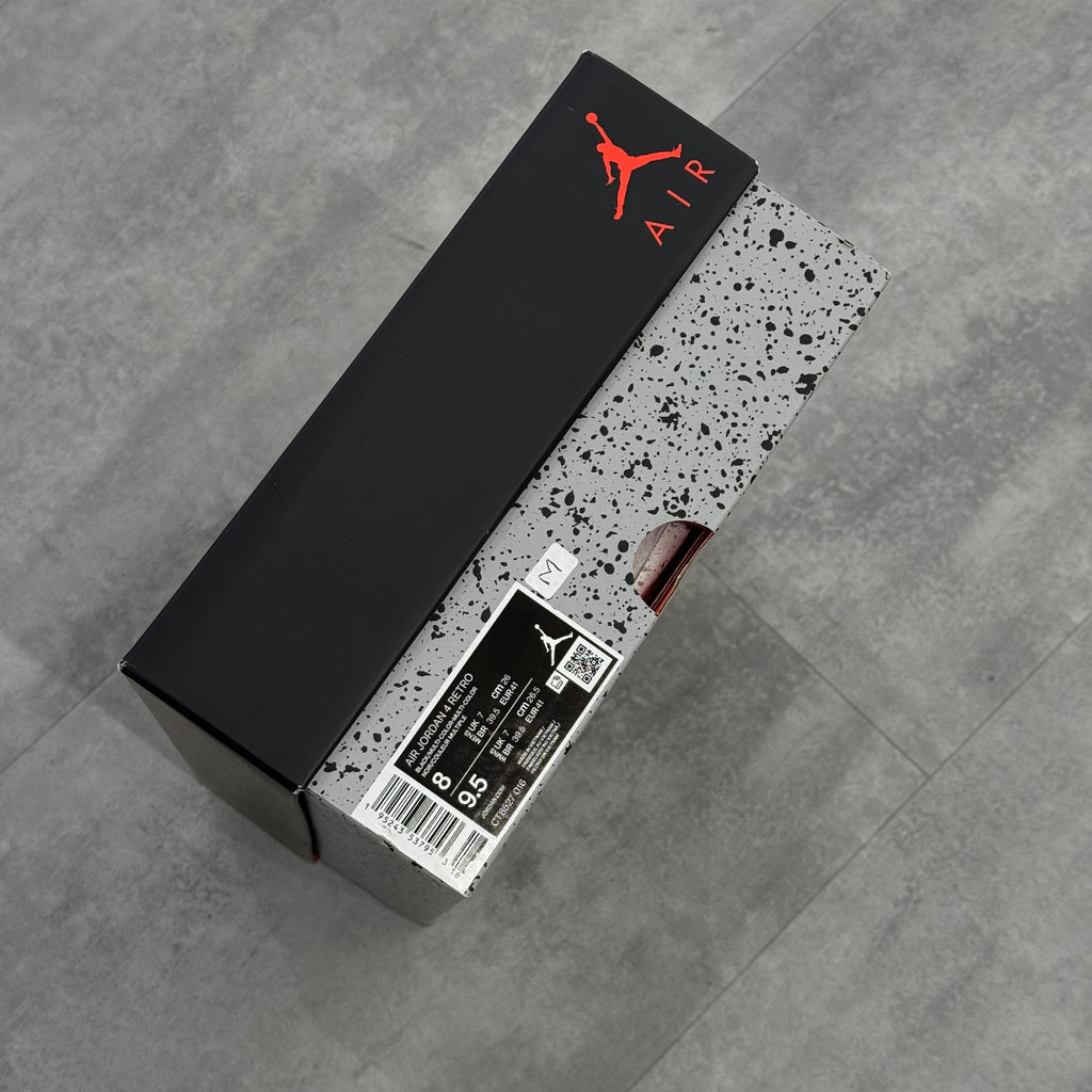 Air Jordan 4 Retro Red Thunder (41) - Usado