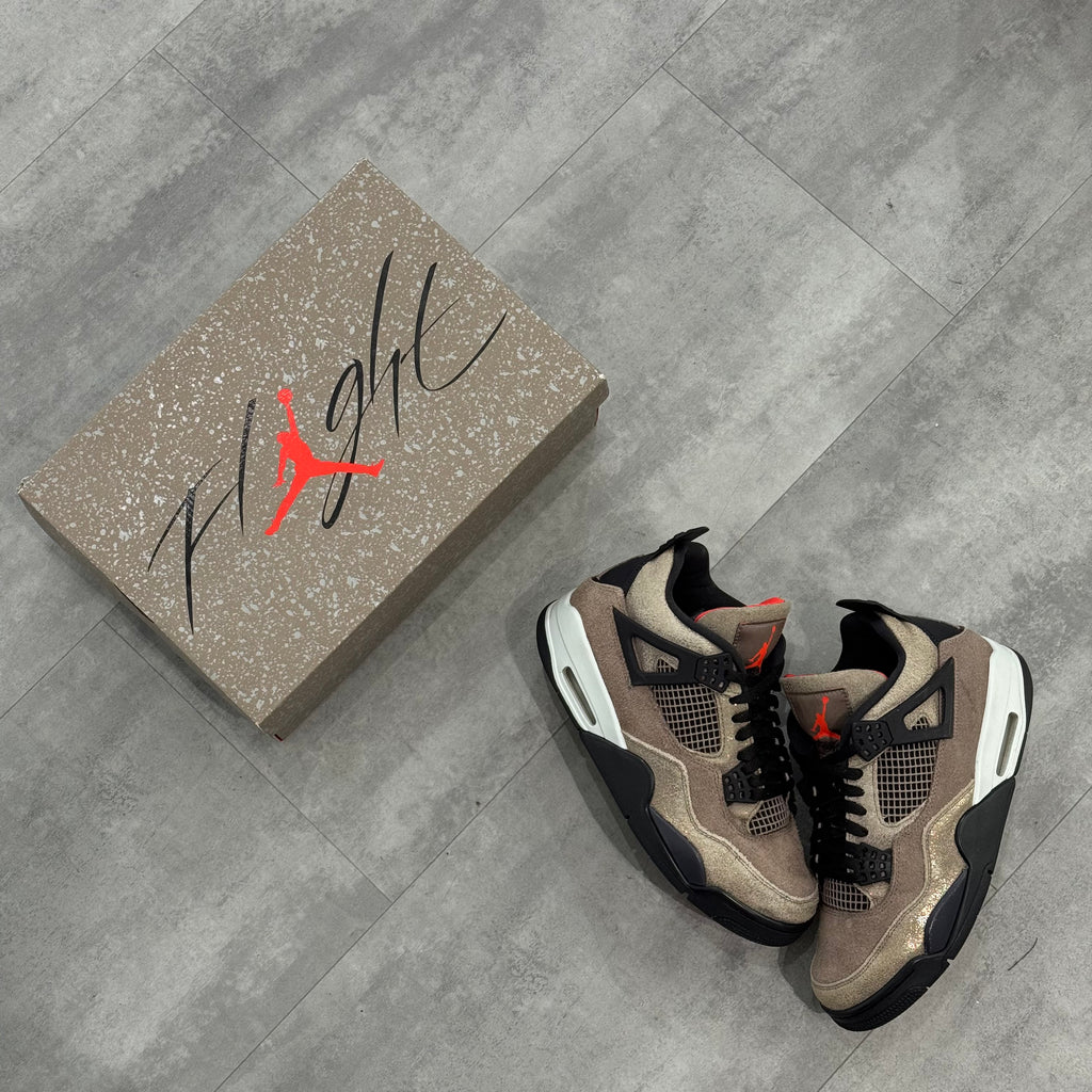Air Jordan 4 Retro Taupe Haze (42.5) - Usado