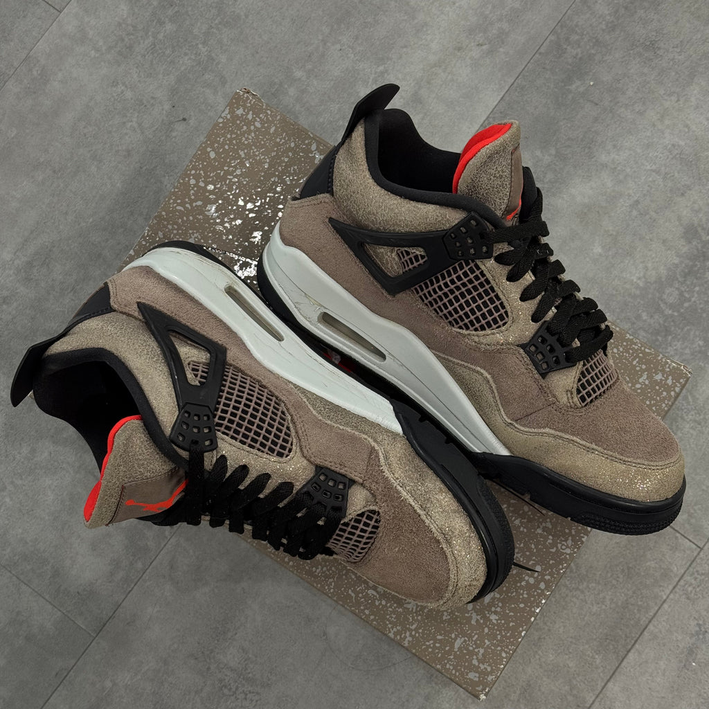 Air Jordan 4 Retro Taupe Haze (42.5) - Usado