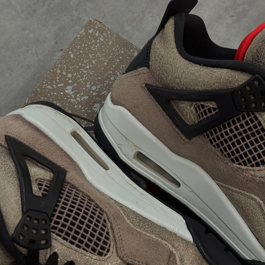 Air Jordan 4 Retro Taupe Haze (42.5) - Usado