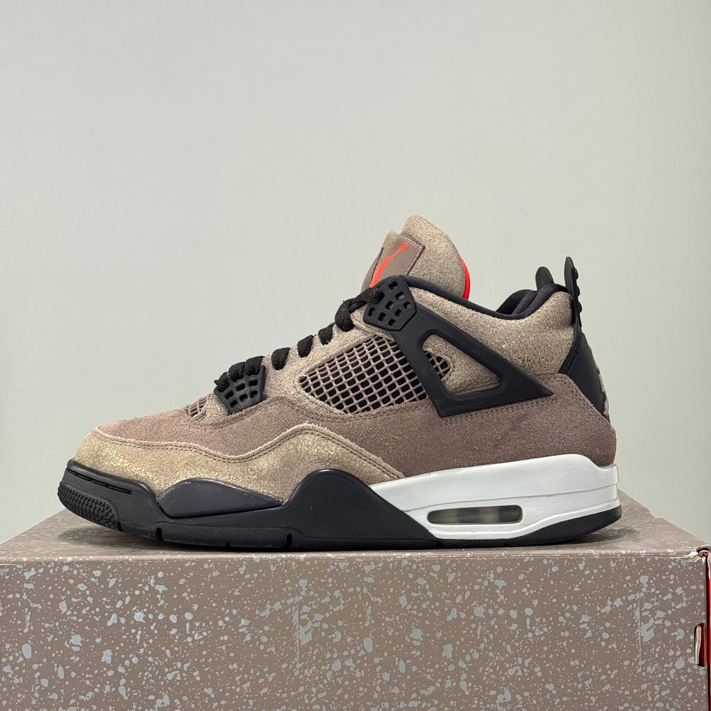 Air Jordan 4 Retro Taupe Haze (42.5) - Usado