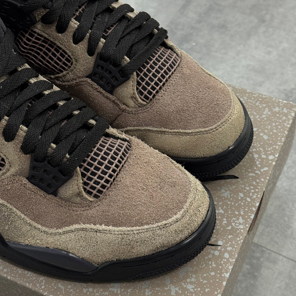 Air Jordan 4 Retro Taupe Haze (42.5) - Usado