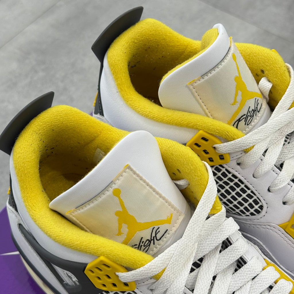 Air Jordan 4 Retro Vivid Sulfur (42.5) - Usado