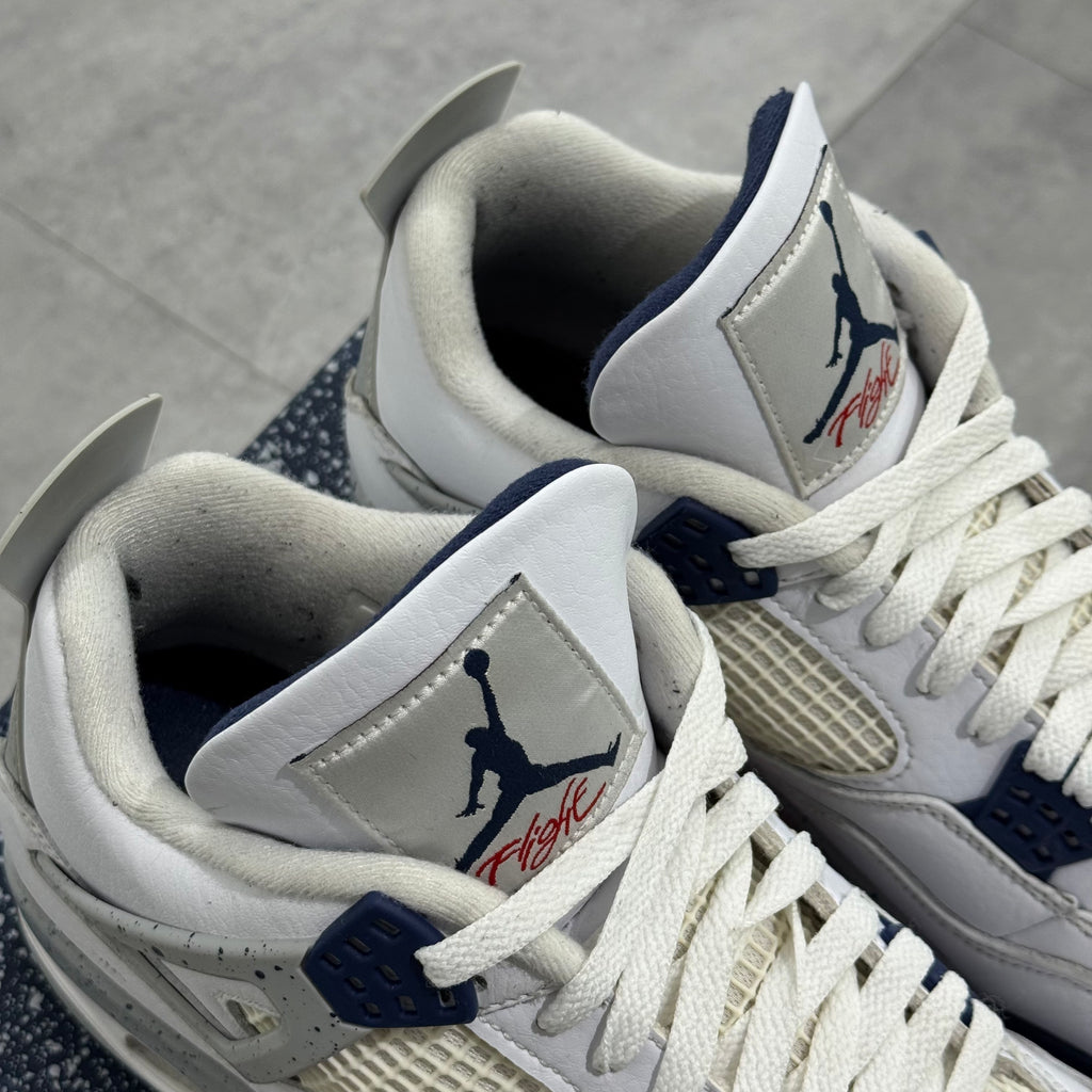 Air Jordan 4 Retro White Midnight Navy (44) - Usado