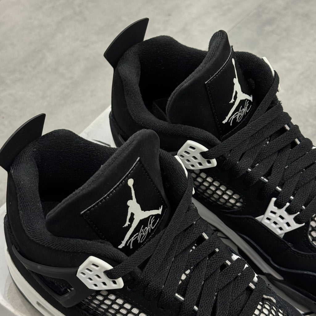 Air Jordan 4 Retro White Thunder (43) - Usado | Sneakers Usados CollectKicks