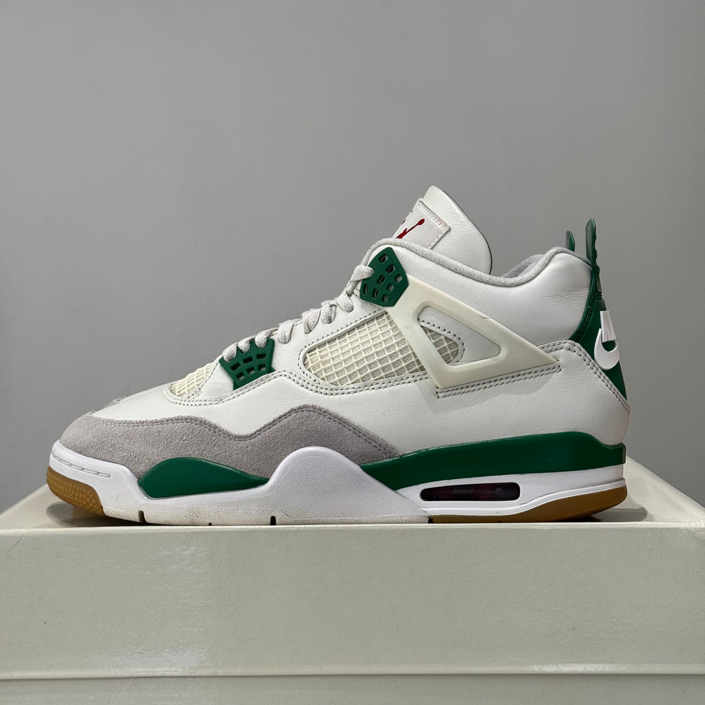 Air Jordan 4 SB Retro Pine Green (42.5) - Usado