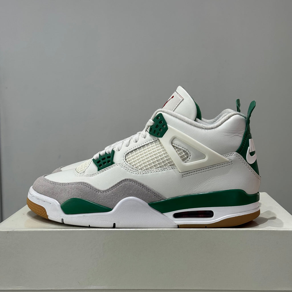 Air Jordan 4 SB Retro Pine Green (42.5) - Usado