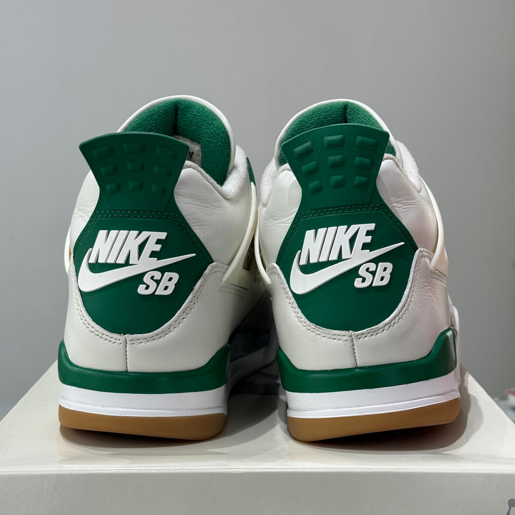 Air Jordan 4 SB Retro Pine Green (42.5) - Usado