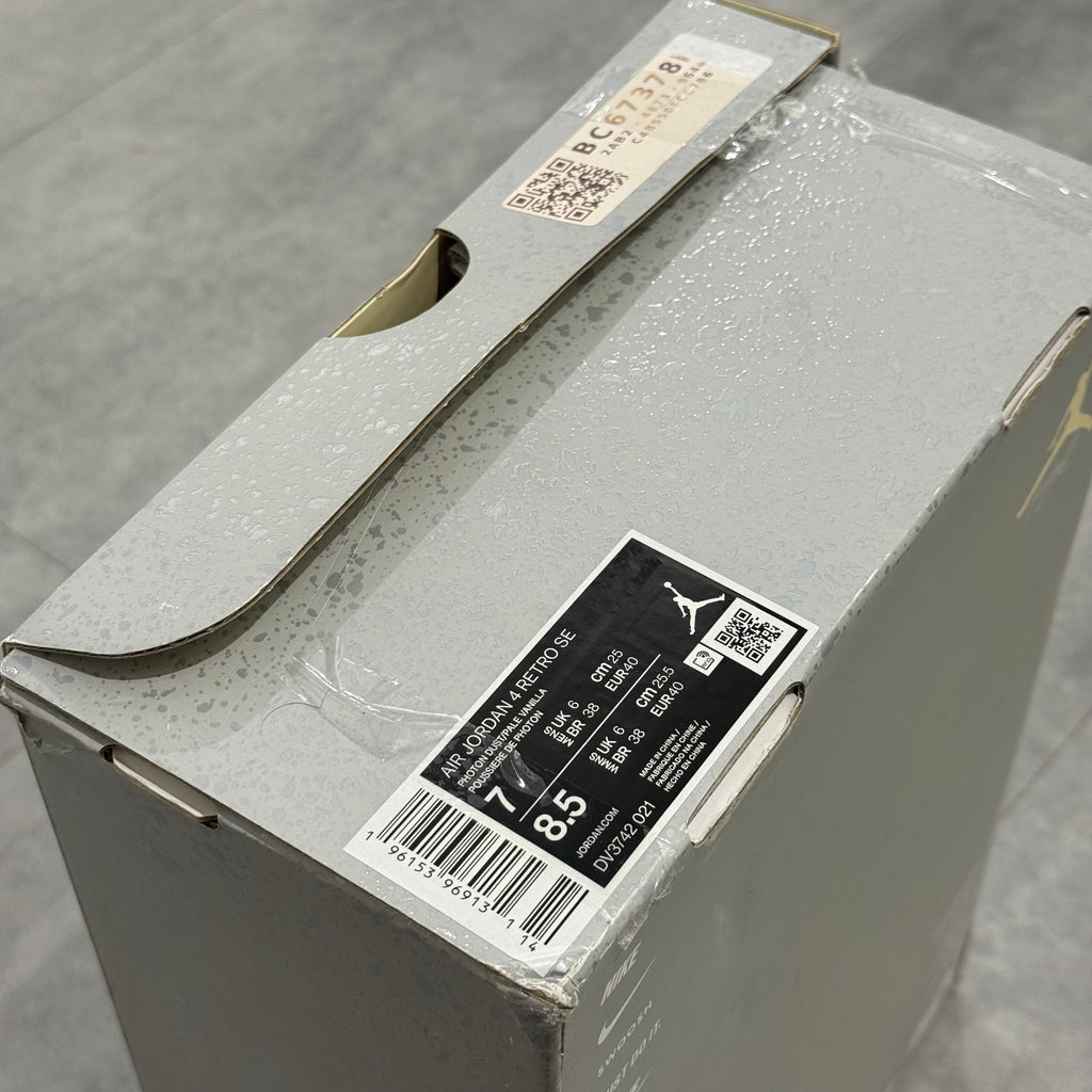 Air Jordan 4 SE Craft Photon Dust (40) - Usado