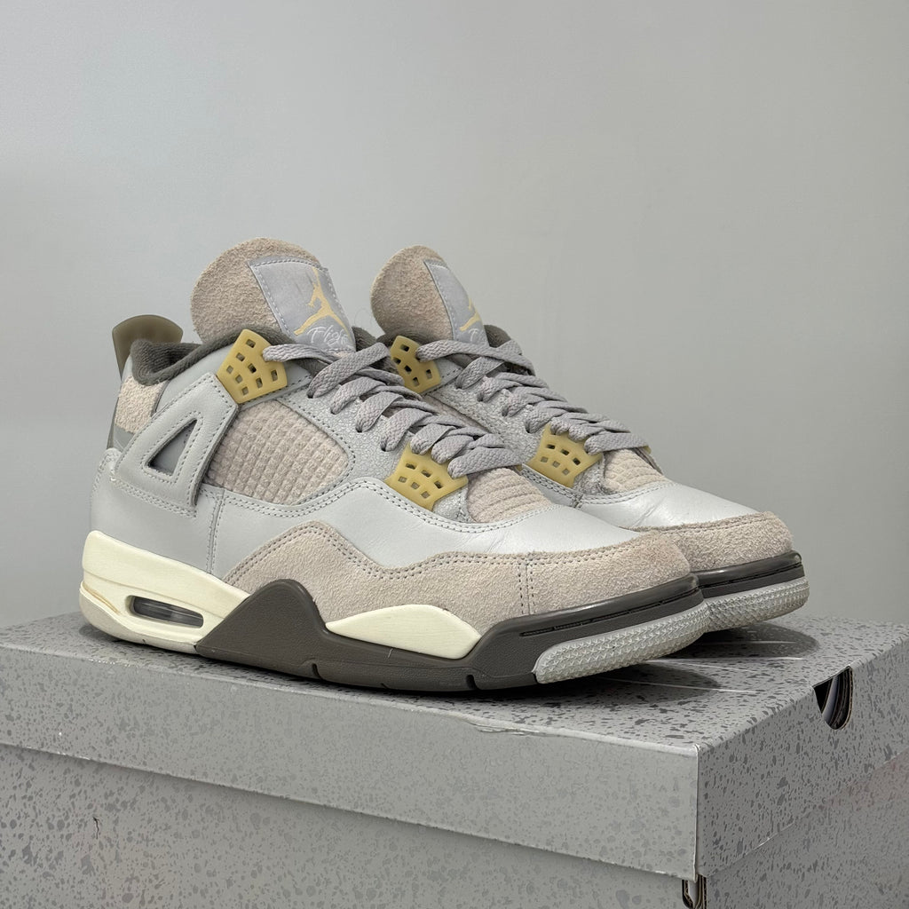 Air Jordan 4 SE Craft Photon Dust (42) - Usado