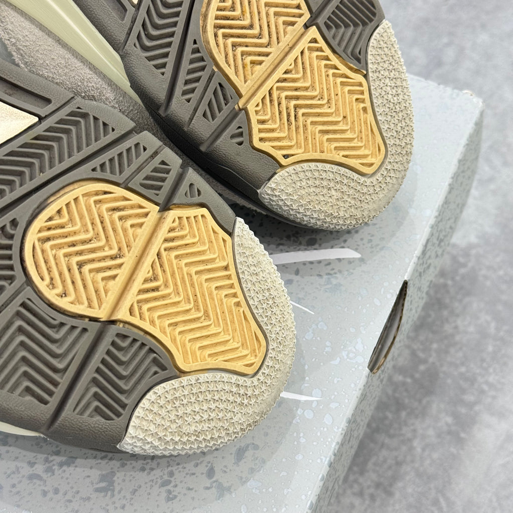 Air Jordan 4 SE Craft Photon Dust (42) - Usado