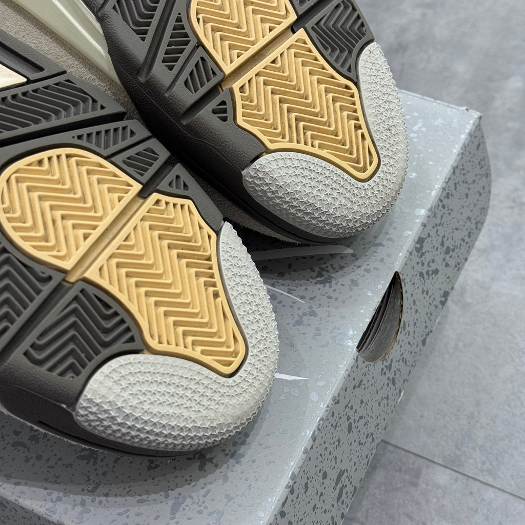 Air Jordan 4 SE Craft Photon Dust (45.5) - Usado