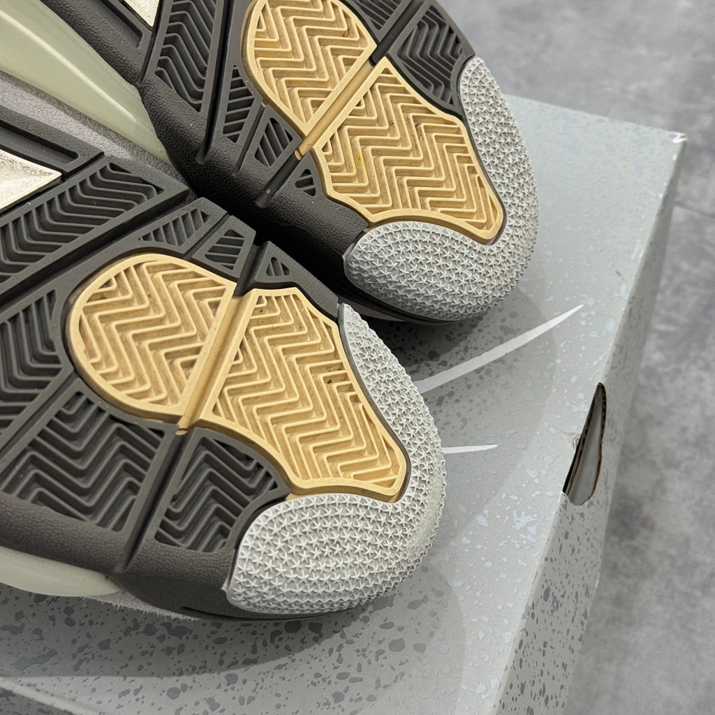 Air Jordan 4 SE Craft Photon Dust (45) - Usado