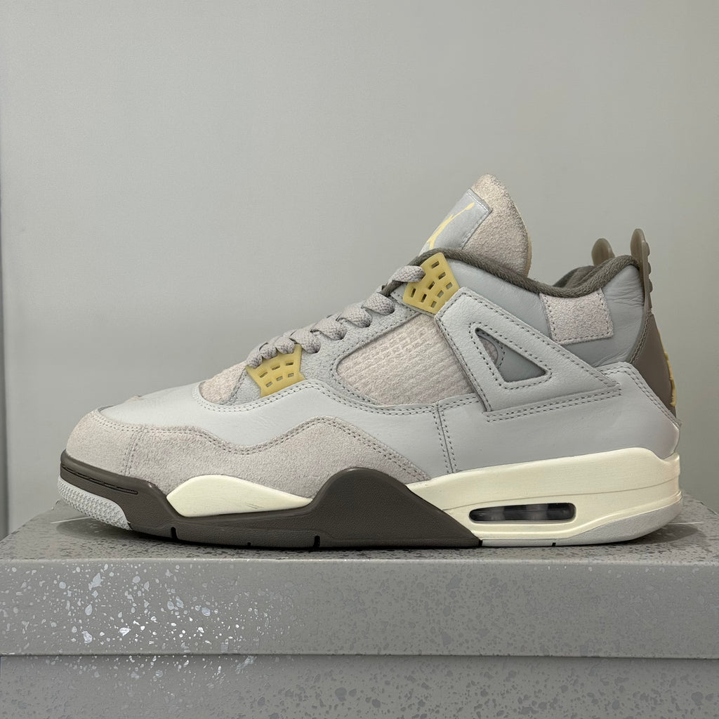 Air Jordan 4 SE Craft Photon Dust (45) - Usado
