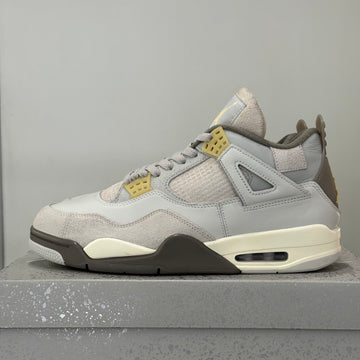 Air Jordan 4 SE Craft Photon Dust (45) - Usado