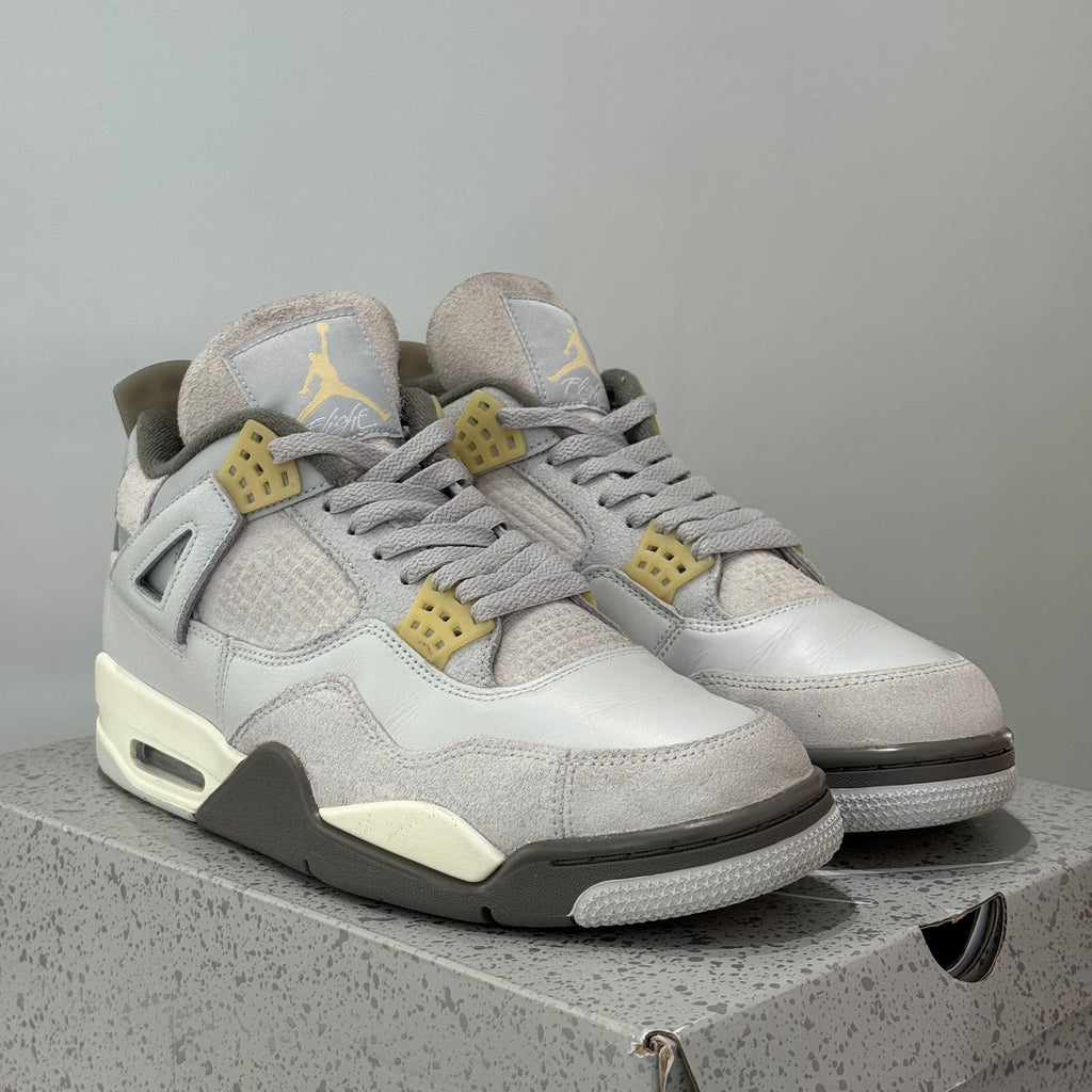 Air Jordan 4 SE Craft Photon Dust (45) - Usado