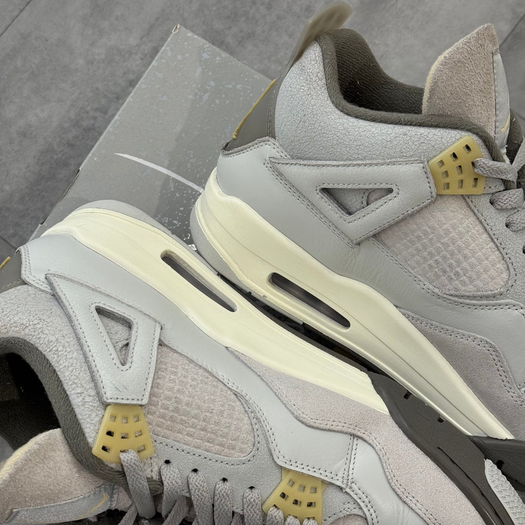 Air Jordan 4 SE Craft Photon Dust (45) - Usado