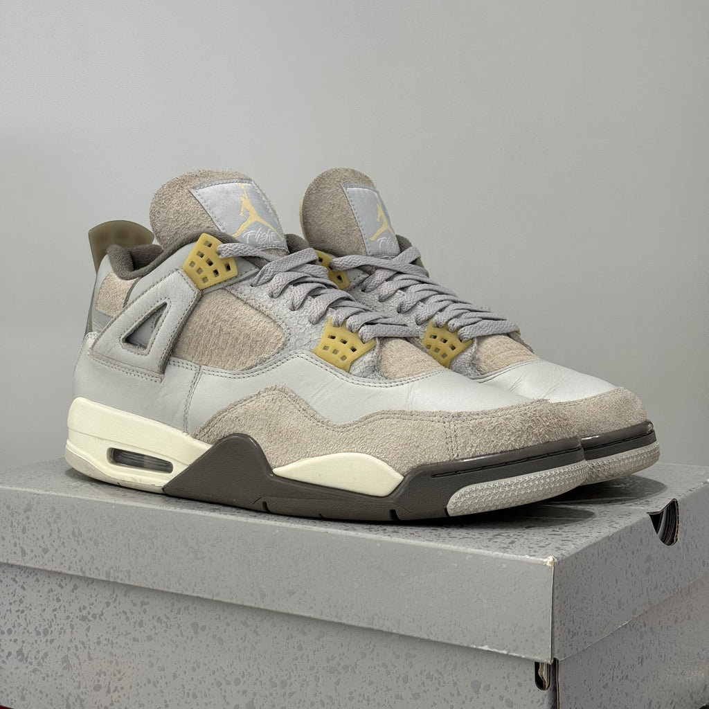 Air Jordan 4 SE Craft Photon Dust (45) - Usado