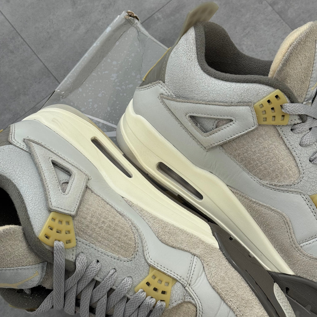 Air Jordan 4 SE Craft Photon Dust (45) - Usado
