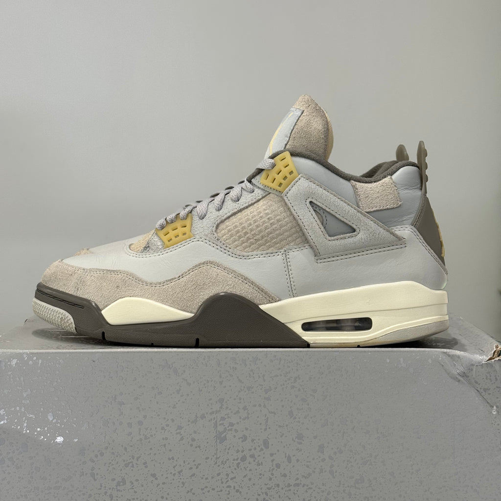 Air Jordan 4 SE Craft Photon Dust (45) - Usado