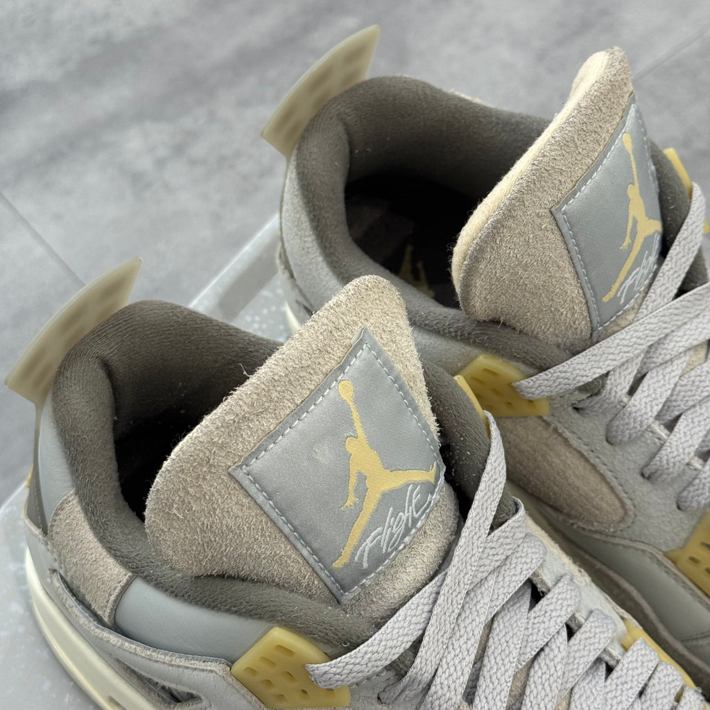 Air Jordan 4 SE Craft Photon Dust (45) - Usado