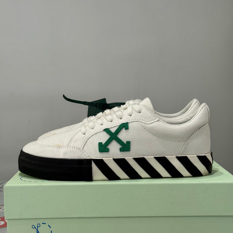 OFF-WHITE Vulc Low Canvas White Green (40) - Usado OMIA085F22FAB0010155 – sneaker autêntico da CollectKicks