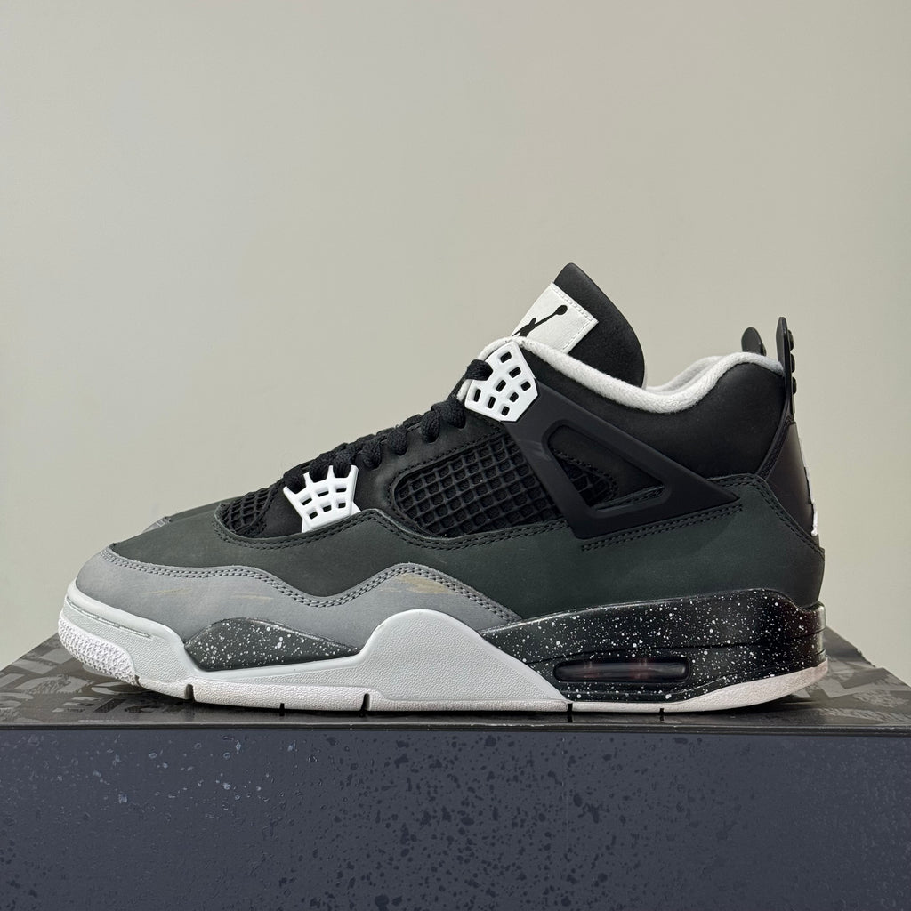 Air Jordan 4 Retro Fear (44) - Usado