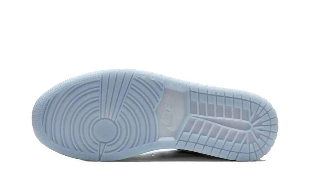 Air Jordan 1 Low Wolf Grey sole image