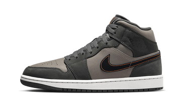 Air Jordan 1 Mid SE Night Stadium lateral image