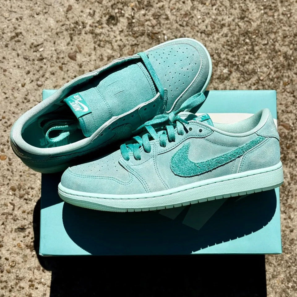 Air Jordan 1 Retro Low OG Washed Teal