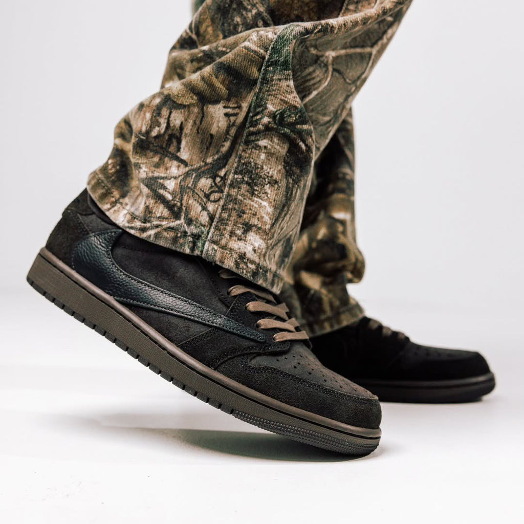 Jordan 1 Retro Low OG SP
Travis Scott Velvet Brown