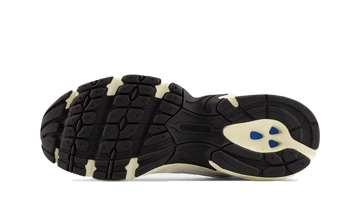 New Balance 530 Silver Cream sole