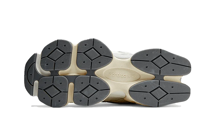 New Balance 9060 Moonbeam Sea Salt sole