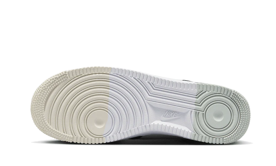 Nike Air Force 1 Low '07 LV8 Split Black Phantom sole