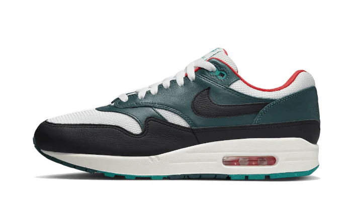 Nike Air Max 1 LeBron James Liverpool F.C. lateral