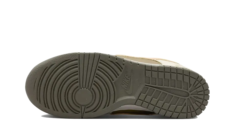 Nike Dunk Low Light Bone Dark Stucco sole