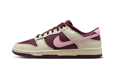 Nike Dunk Low Retro PRM Valentine's Day (2023) lateral