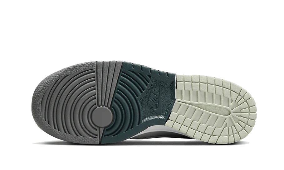 Nike Dunk Low Retro Split Deep Jungle sole