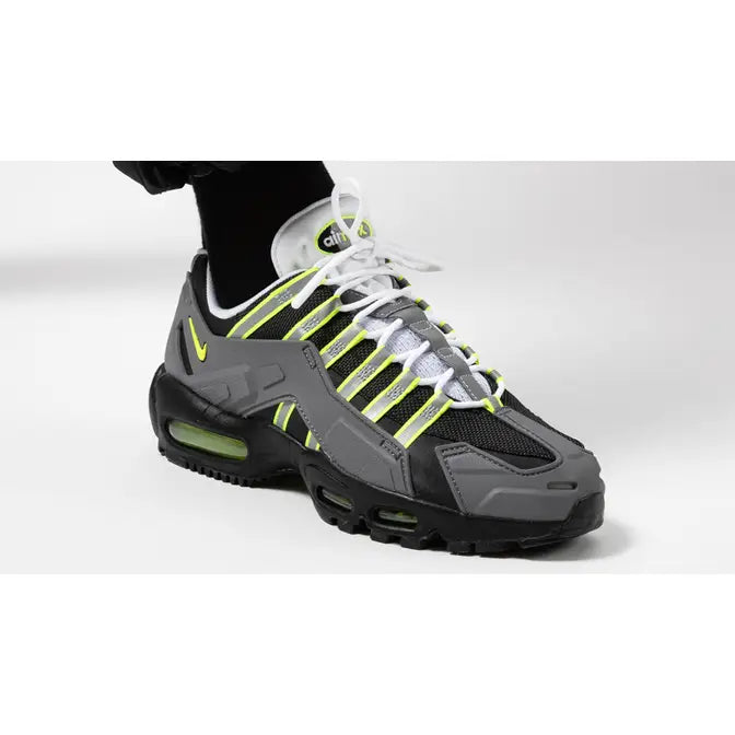 Nike NDSTRKT Air Max 95 Neon - SKU: CZ3591-002